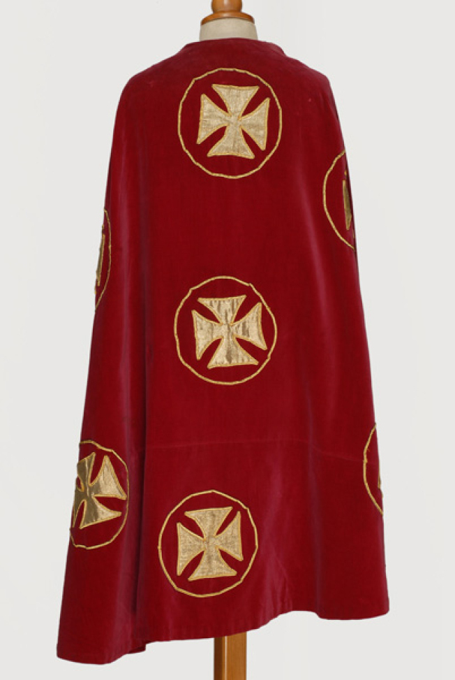 Klapotos women's cloak, back