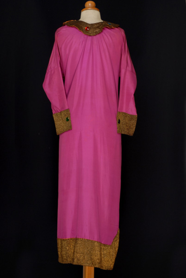 Revetted women's chemise, back