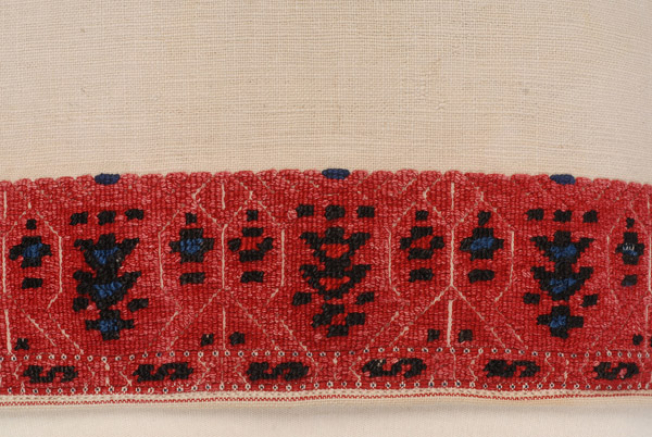 Detail of the woven decoration at the border