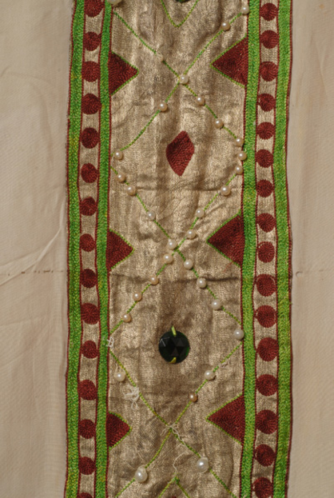 Detail of the vertical decoration 