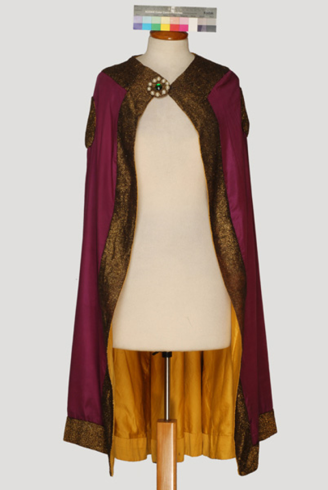 Revetted, lorotos women's cloak