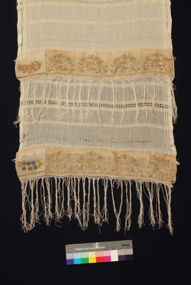 Silk bolia with embellished whitish stripes and traced embroidery at the edges