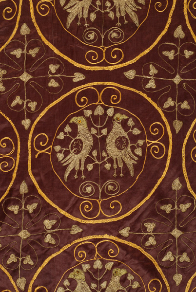 Horizontal motif of the back side