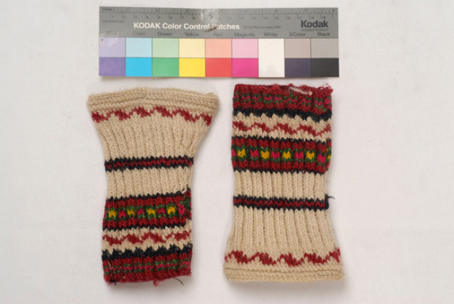Pair of knitted, woollen wrist-bands from Oreini, Serres