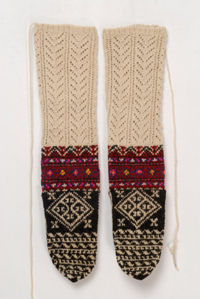 Kaltsoun, pair of knitted stockings