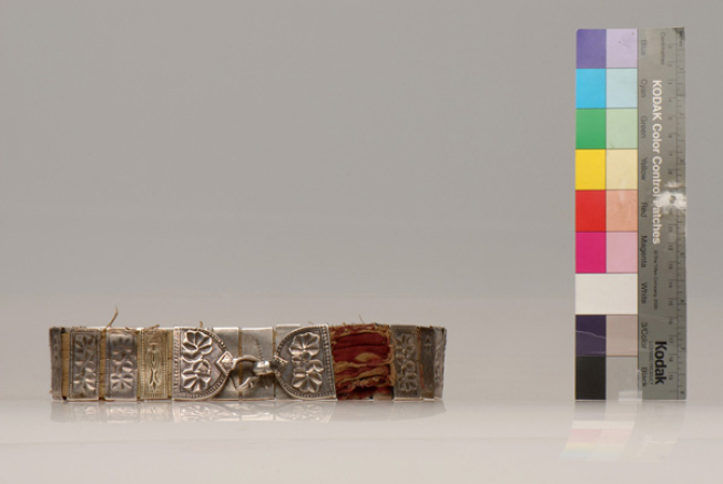 Zonari, silver articulated belt with an embossed decoration
