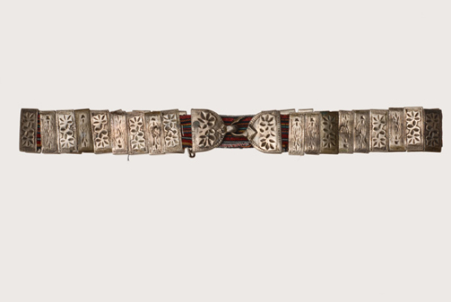 Zonari, silver jointed belt with engraved decoration 