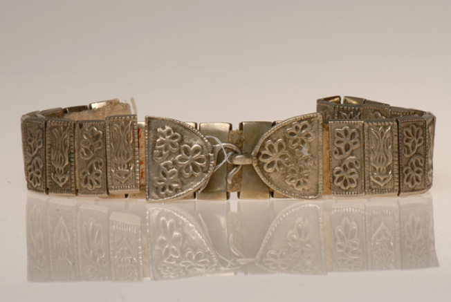 Zonari, silver jointed belt with embossed decoration 