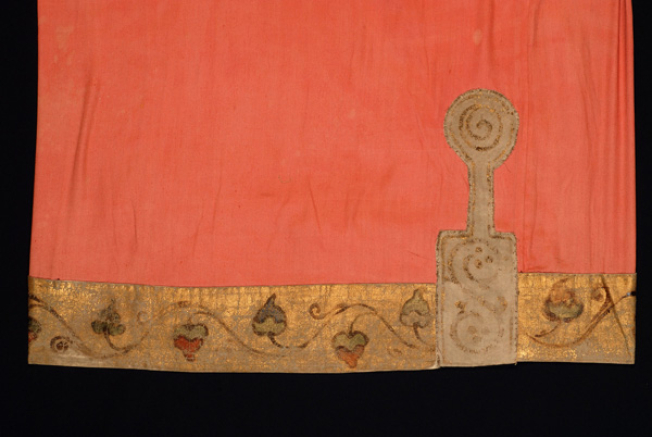 Horizontal band of the front side and left vertical decoration