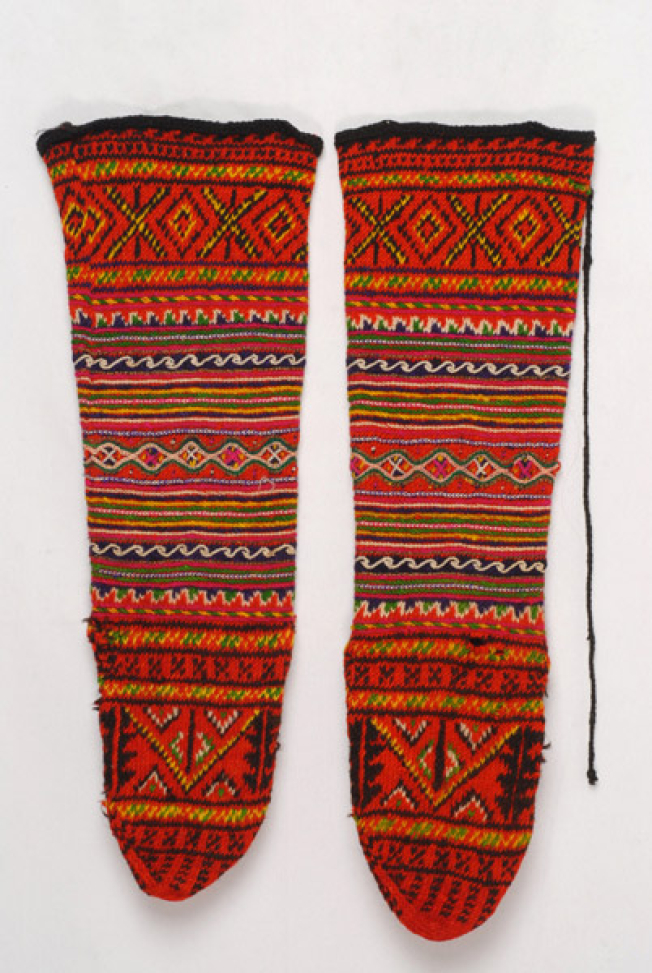 Tsourap(ia), woollen stockings from Antartiko, Florina