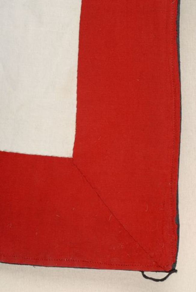 Εσωτερικές παρυφές, διακόσμηση με μπουχασί (κόκκινη λουρίδα υφάσματος)