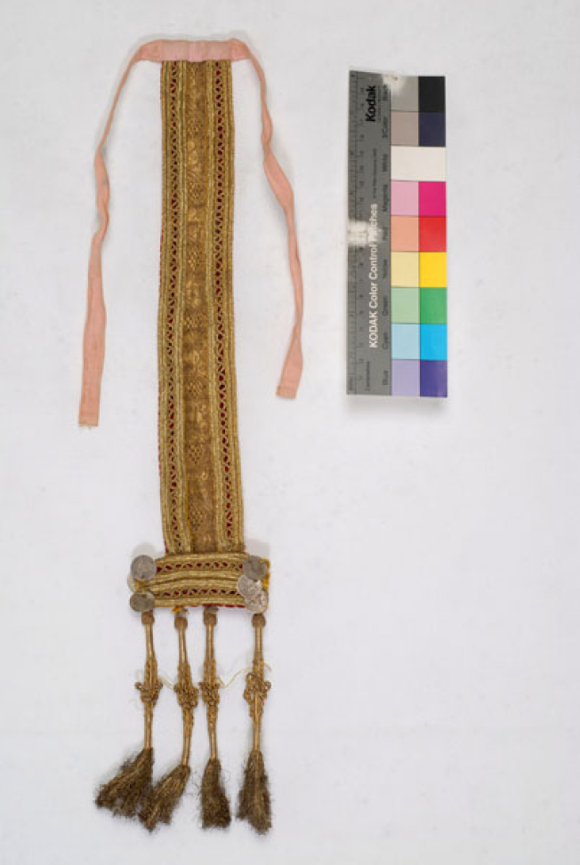 Marty with parades, pectoral ornament of women's outfit from Megara
