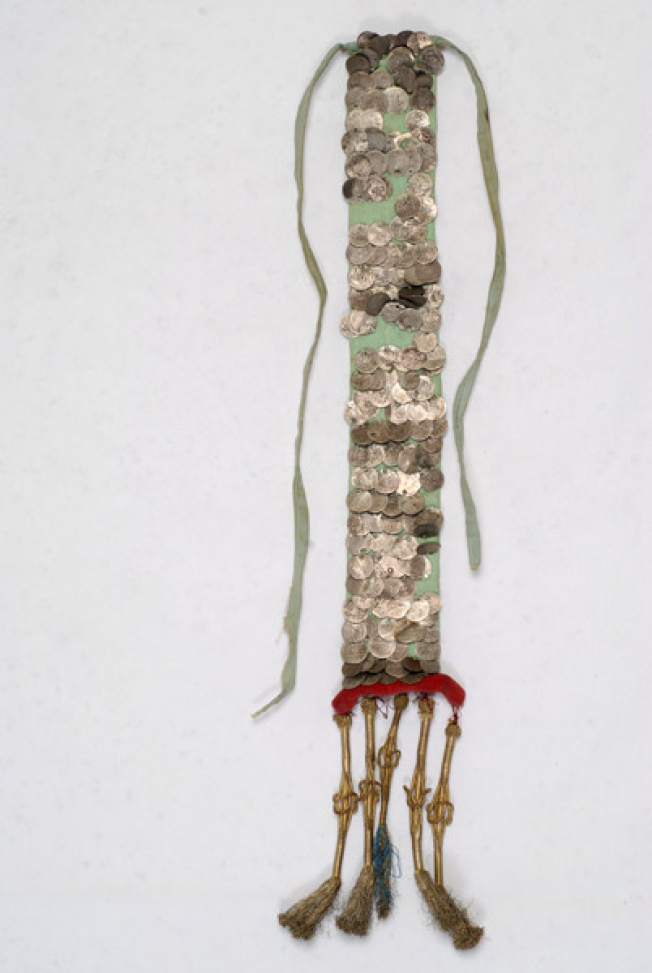 Marty with parades, pectoral ornament of women's clothing from Megara