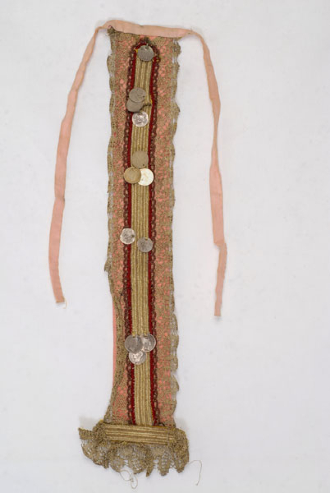 Marty with parades, pectoral ornament of women's outfit from Megara