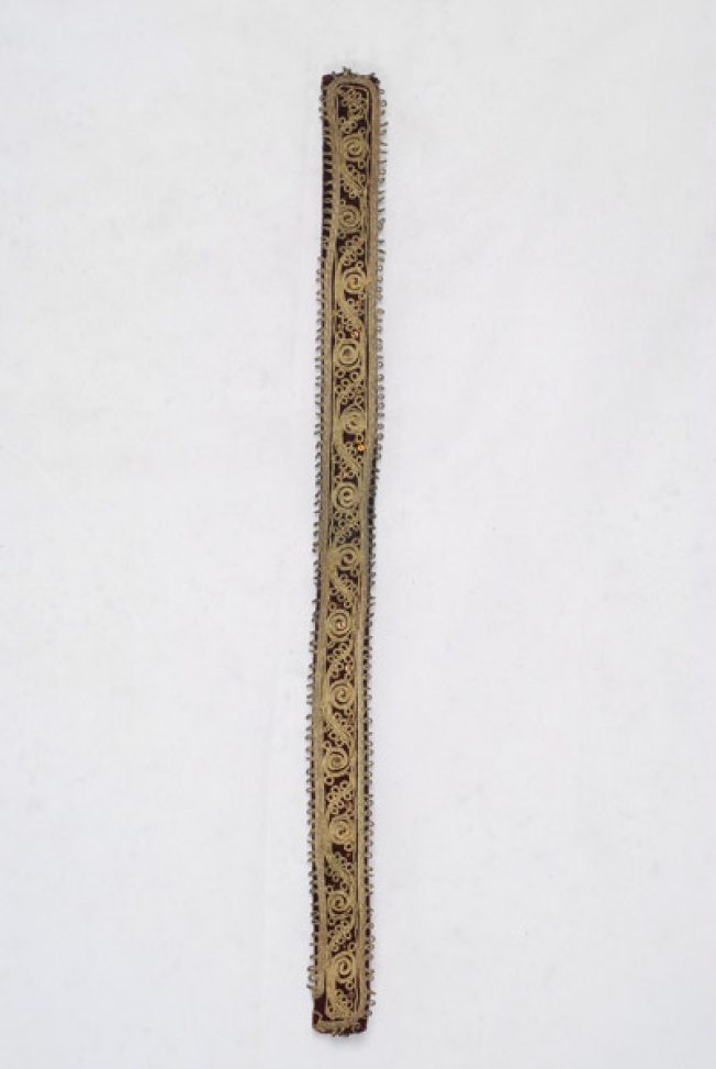 Kapoutsali, velvet, gold embroidered chin-strap