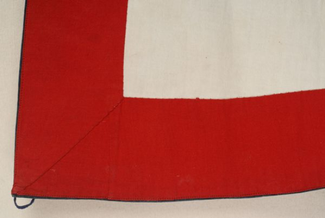 Εσωτερικές παρυφές, διακόσμηση με μπουχασί (κόκκινη λουρίδα υφάσματος)