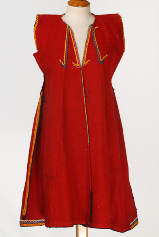 Koutsoumanikos doulamas, sleeveless, fullen wool overcoat