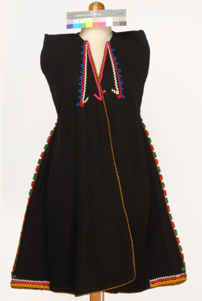 Sleeveless fullen wool overcoat
