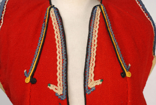 Detail of the applique decoration at the chest 
