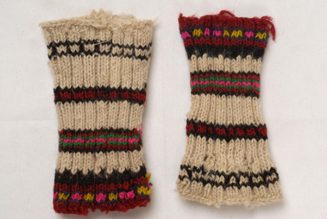 Pair of knitted, woollen wrist-bands from Oreini, Serres