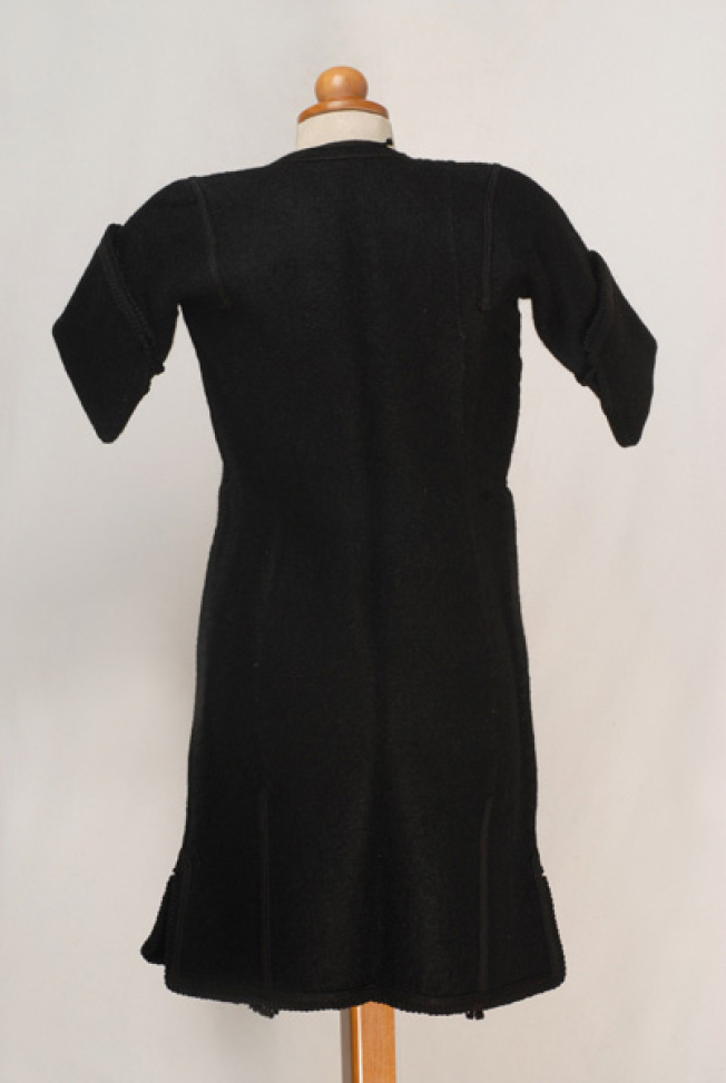 Kiourdia, inner sleeved overcoat made of black horse cloth, back