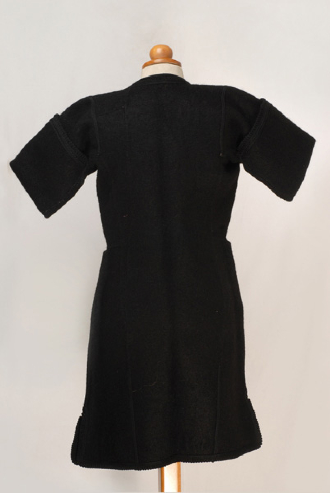 Kiourdia, inner sleeved overcoat made of black horse cloth, back