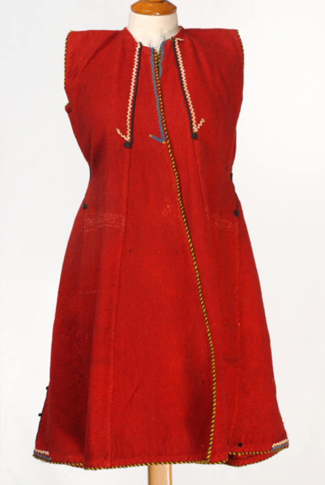 Koutsoumanikos doulamas, sleeveless, fullen wool overcoat