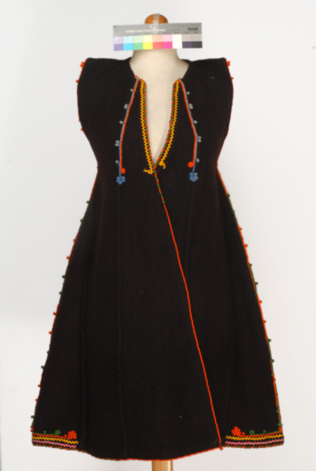 Tsipoun, fullen wool sleeveless overcoat
