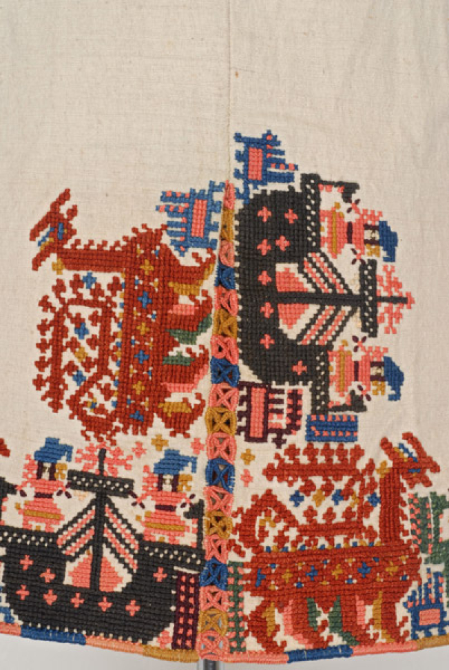 Detail of the decorative motifs at the joint of the chemise border panels (kamilaki-galera)
