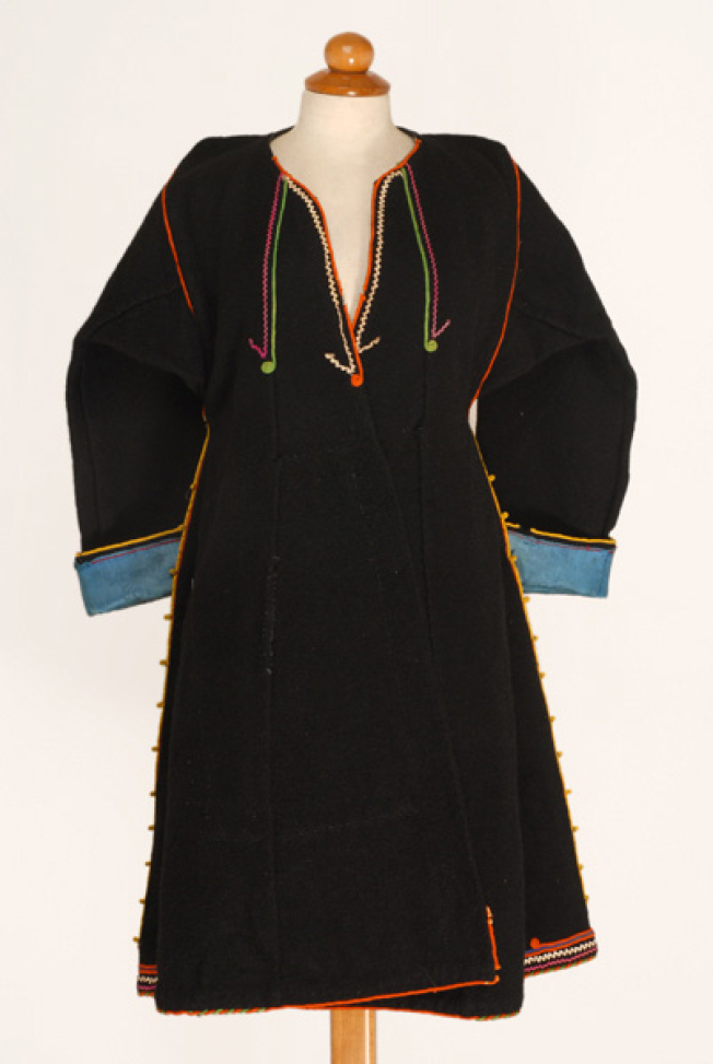 Doulamas, sleeved fullen wool overcoat