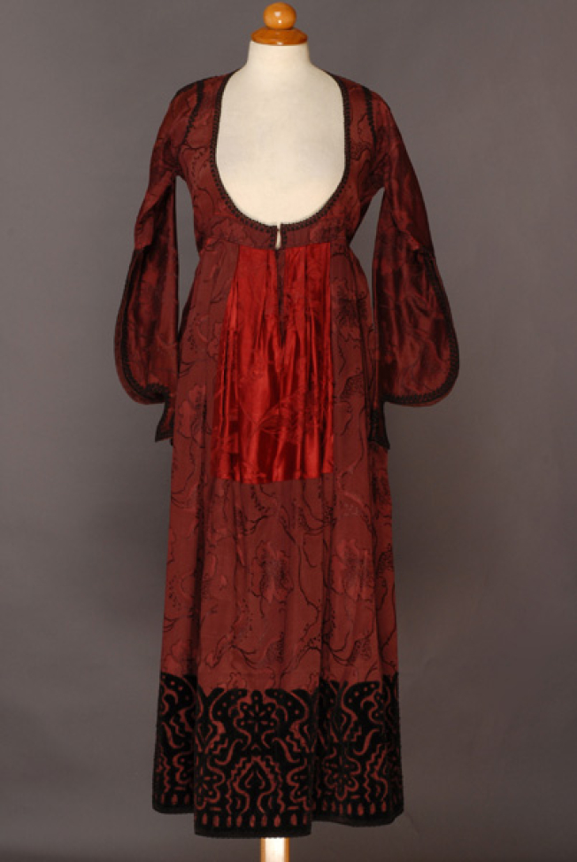 Very long silk foustani (dress) with skin-tight bodice and pleated short-waisted skirt