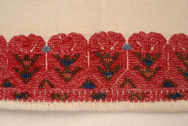 Detail of the woven decoration at the border