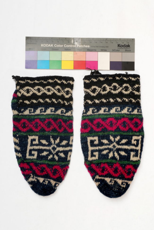 Patounes or kontotsourapa, sarakatsanian socks