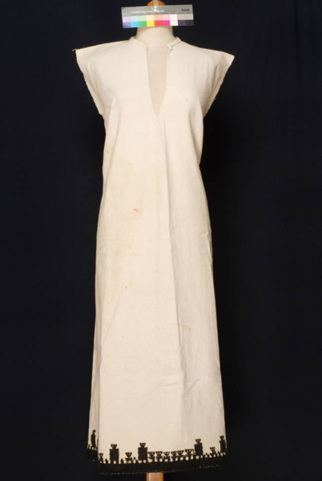 Chemise with black silks