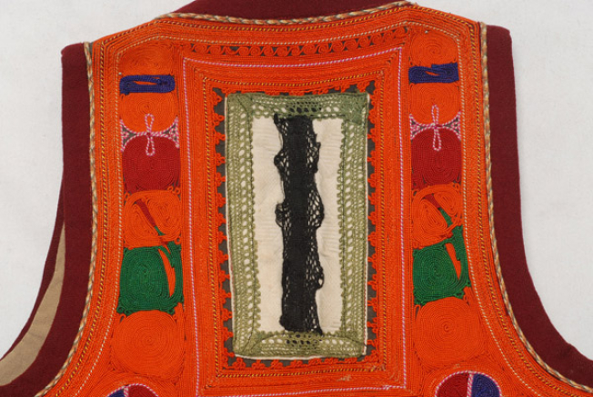 Back: crosses and upper decoration