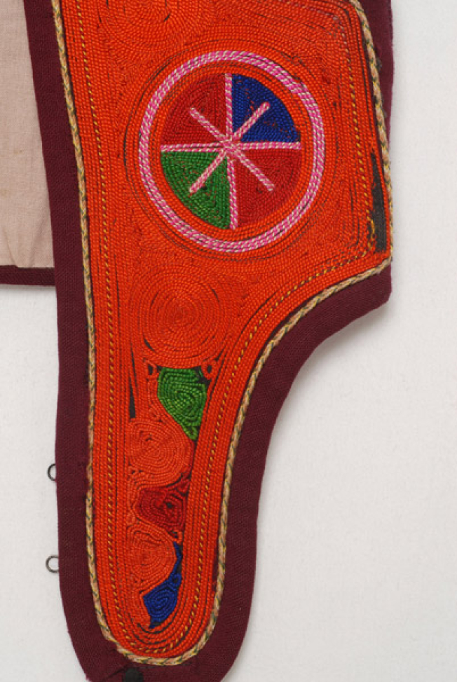 Front moon and point of the vest