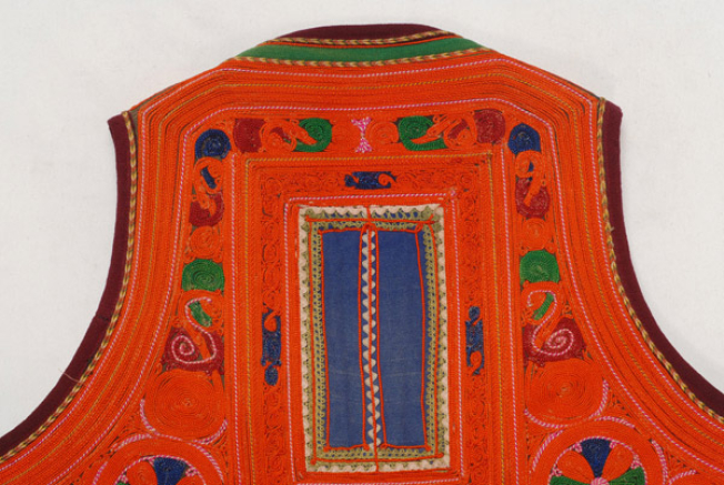 Yileki, upper decoration of the back