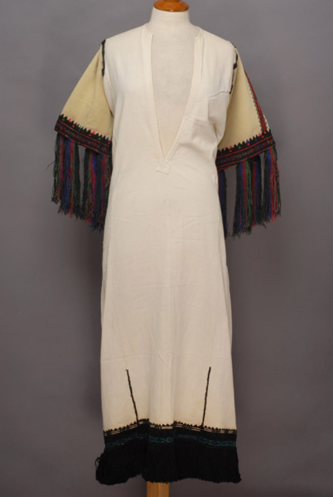 Cotton white chemise embroidered with with black and coloured outradhes