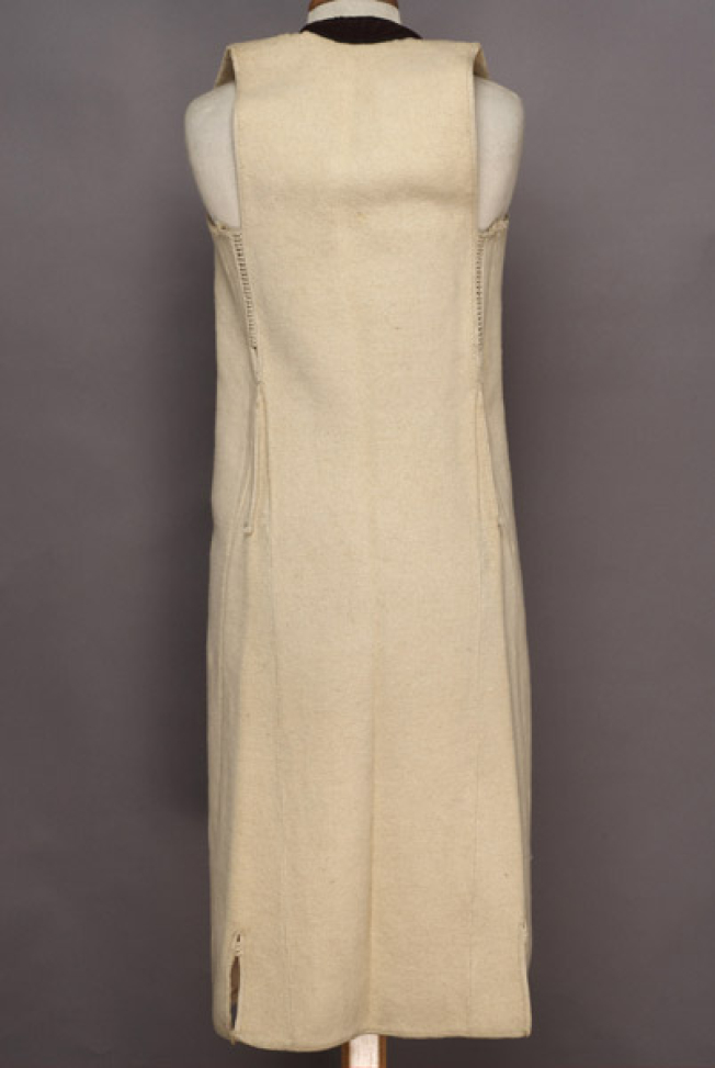 White cordon sigouni, back