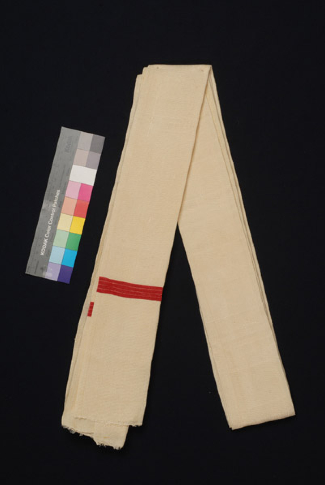 Linen, safranismeni ombolia with the rouses at the edges