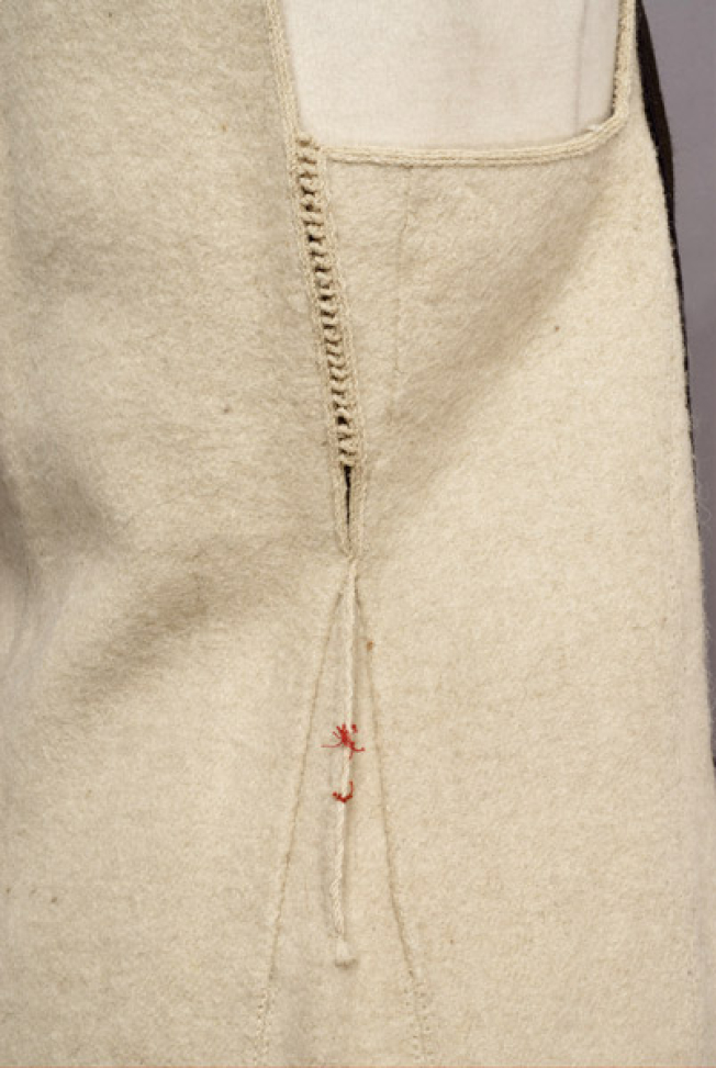 Embroidered joint and kacha