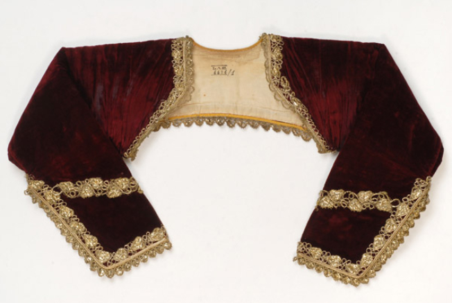 Baboukli, front