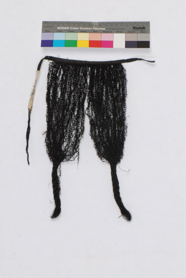 Bones, loose wavy hair braids