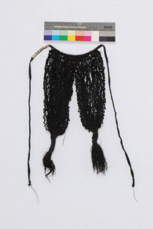 Bones, loose wavy hair braids