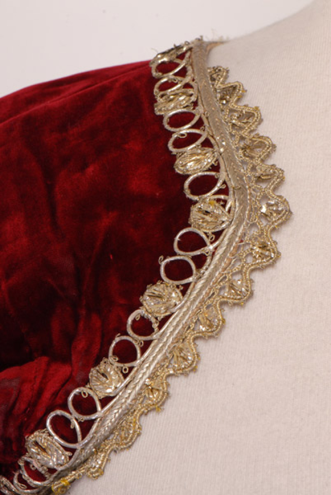 Golden pectoral decoration