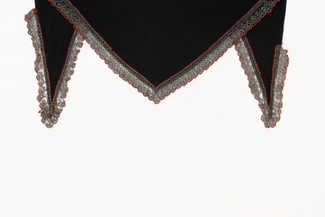 Tsipa, triangle silk kerchief made of black crepe de chine (silk crepe), ornamented at the two sides with silk lace 