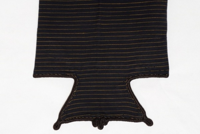 Left sleeve of the kavadi: flap