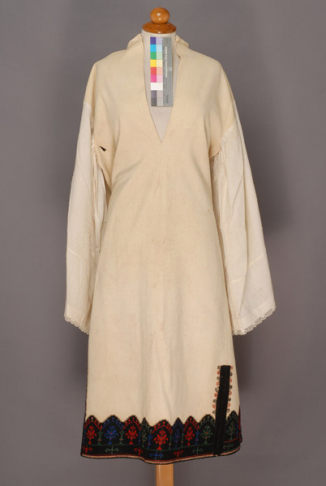 Bridal messaio chemise, embroidered at the border with colourful silk