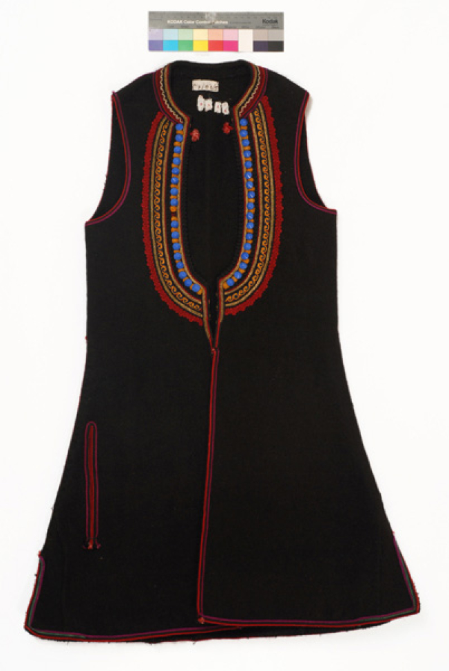 Wollen sigouna, sleeveless overcoat made of saddle blanket and decorated with cordons and buttons