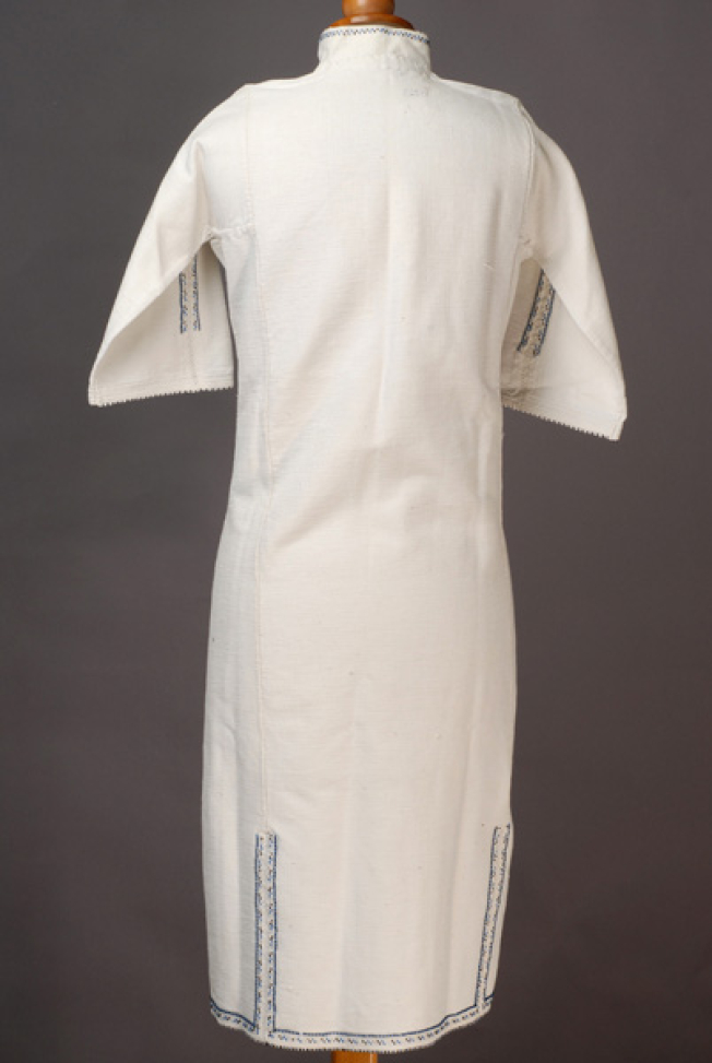White cotton woven chemise with upright small collar, back